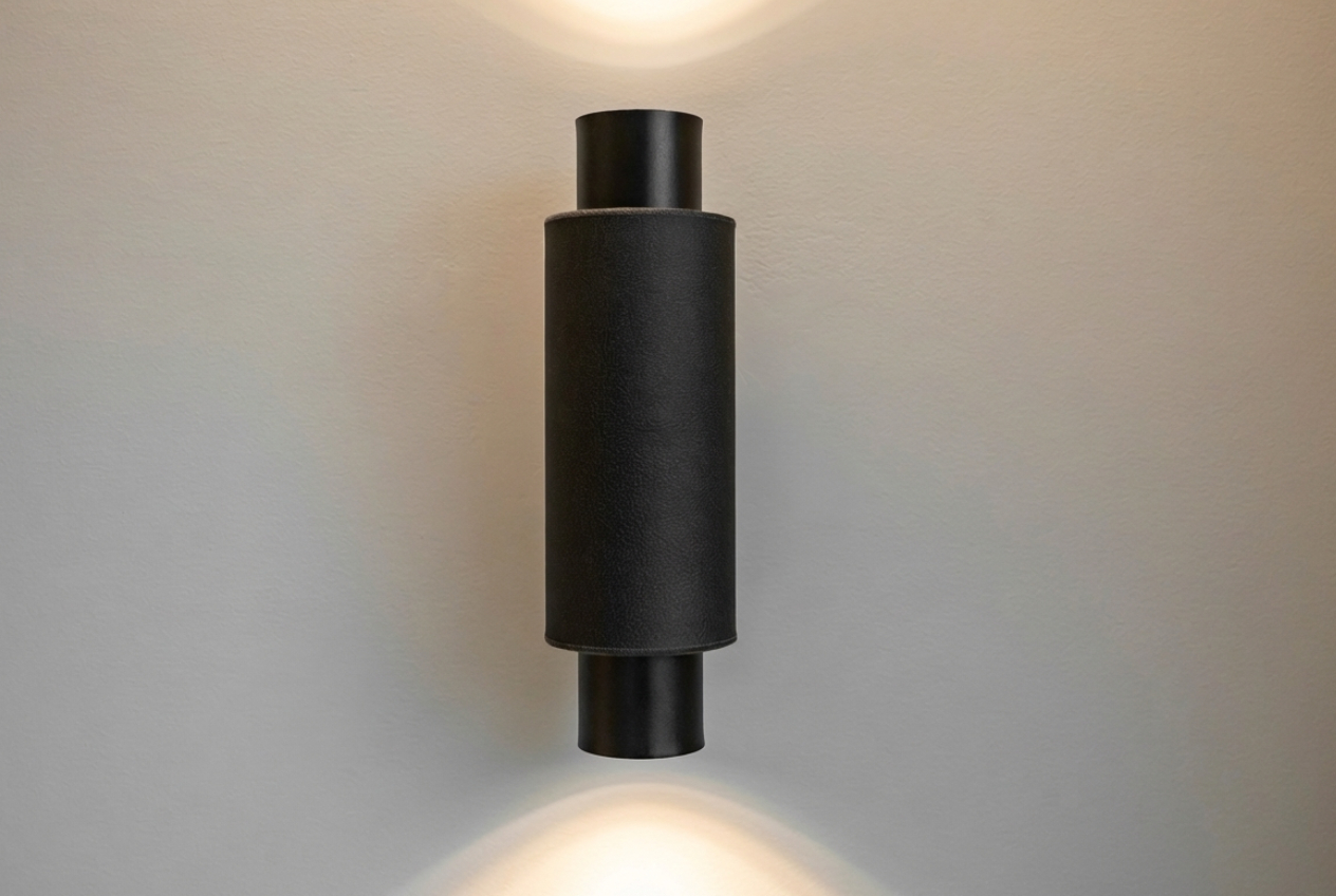 OLIN wandarmatuur met leren afwerking